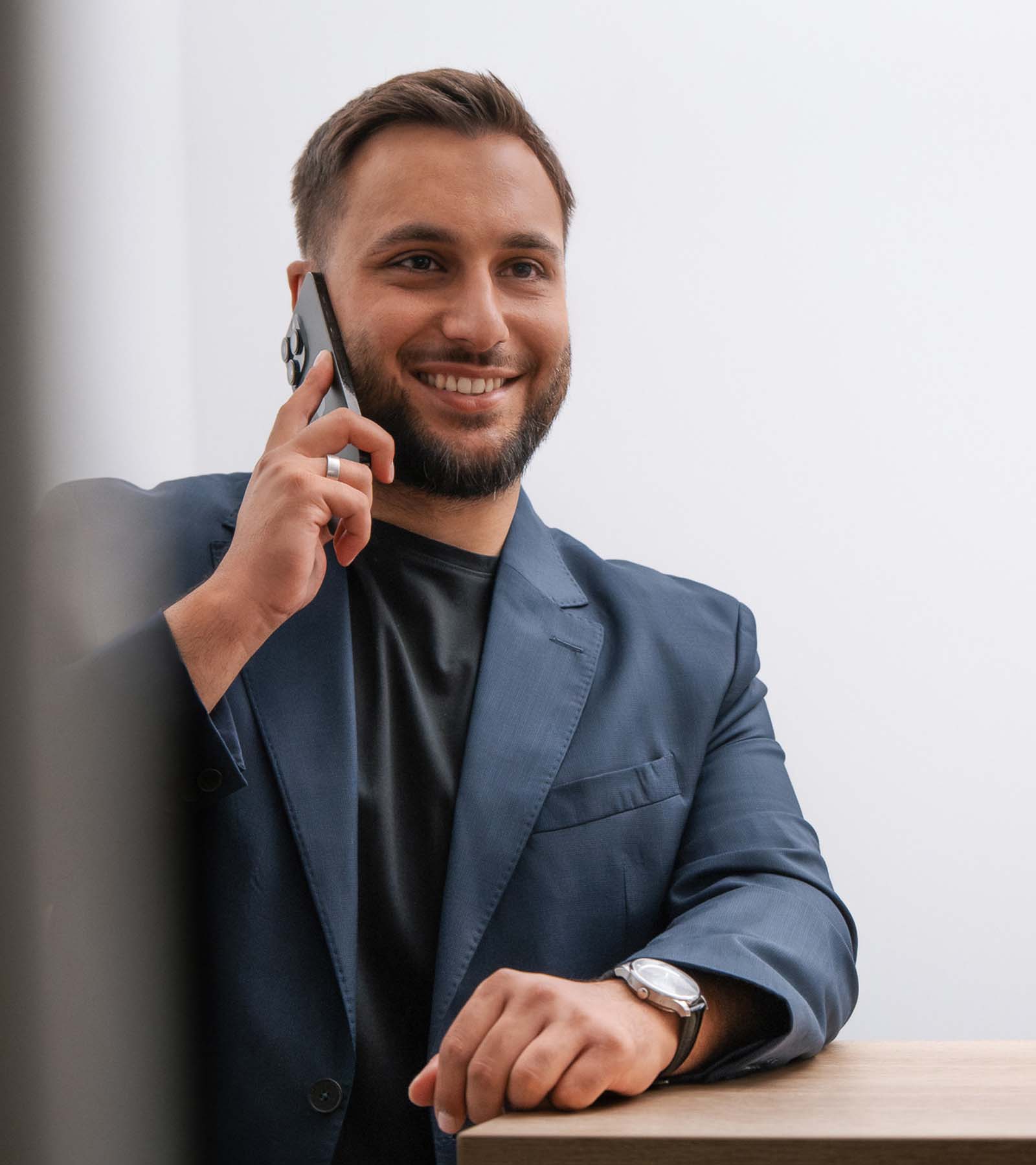 Portraitbild von Geschäftsführer Sefa Kara